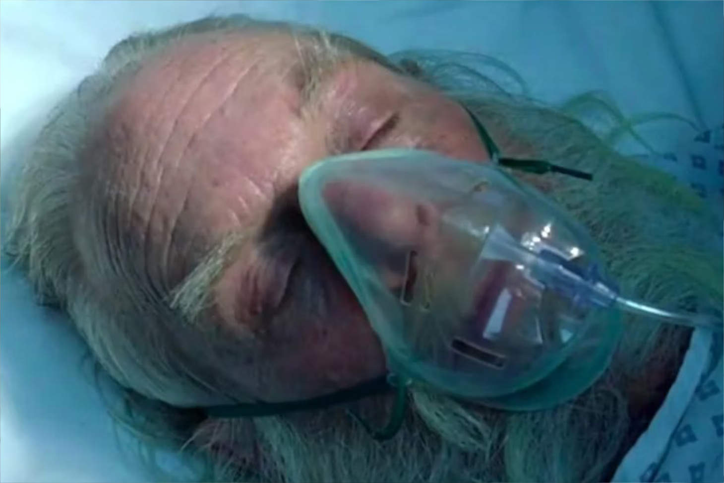 Extrait de la communication montrant le Père Noël hospitalisé, retirée depuis. Capture d'écran.