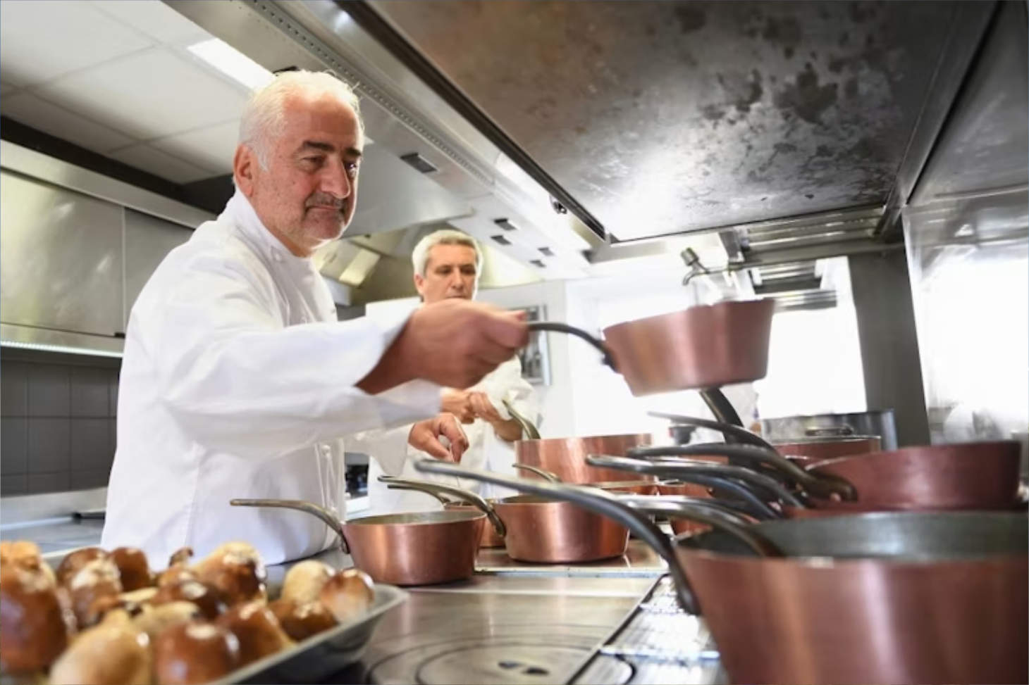 Le chef triplement étoilé Guy Savoy fait partie de ceux qui ont fait le pari du numérique. Eric Feferberg / AFP